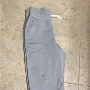 Lululemon joggers tag removed but never worn